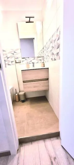 Dream Apartments Fantastico Appartamento Milano Con 2 Camere Matrimoniali E 2 Bagni Privati 0*,  Olaszország